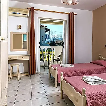 Hotel de apartamente Tassia For Families & Couples (adults Only)