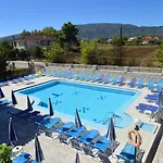Tassia For Families & Couples (adults Only) Laganász